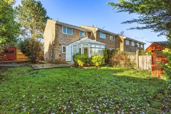 32 Campbells Ride, HP15 6TQ-13.jpg