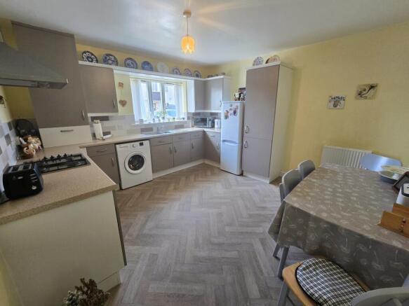 2 bed Detached Bungalow for sale Image 5