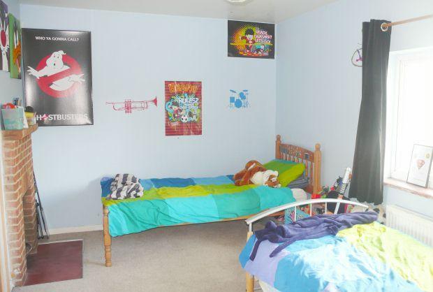 BEDROOM 2
