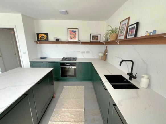4 bed Detached for sale Image 7