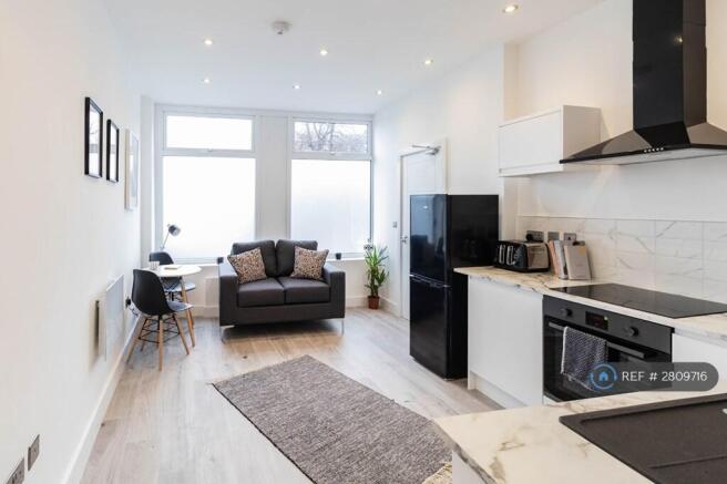 Kitchen / Living Area