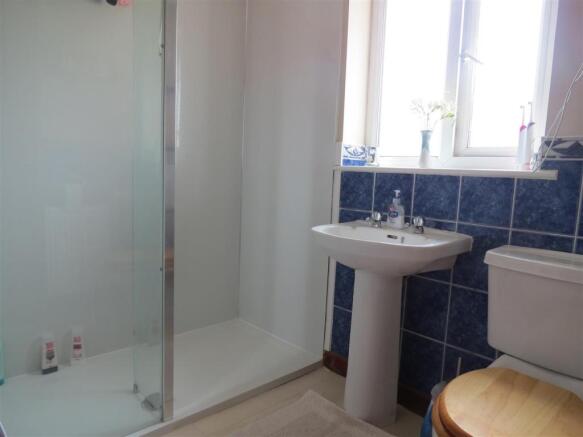 Family Shower Room: