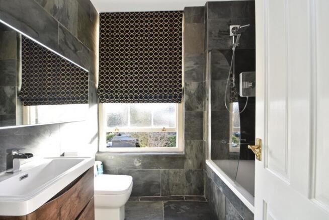 5 bed Link Detached House for sale Image 6