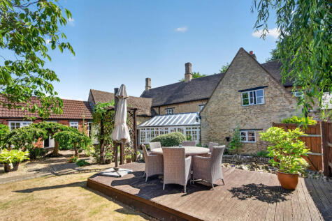 North End, Higham Ferrers, NN10