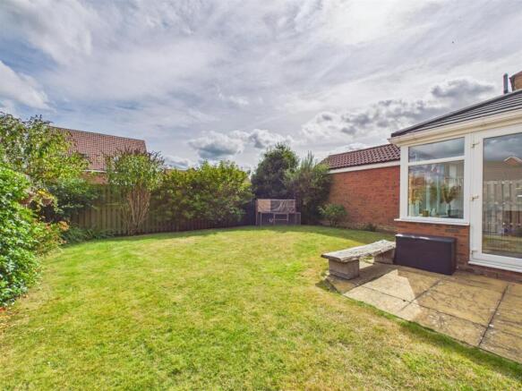 4 bed Link Detached House for sale Image 10
