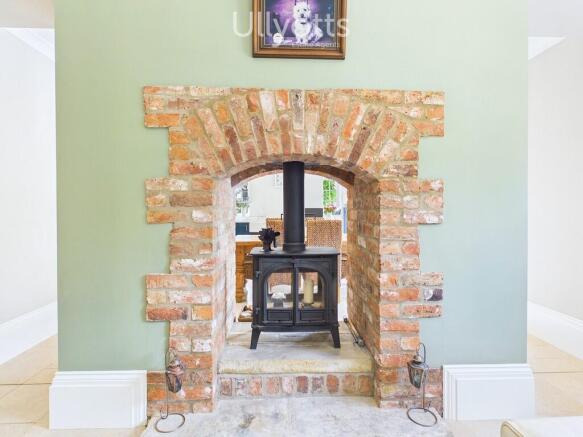 4 bed Barn Conversion for sale Image 8