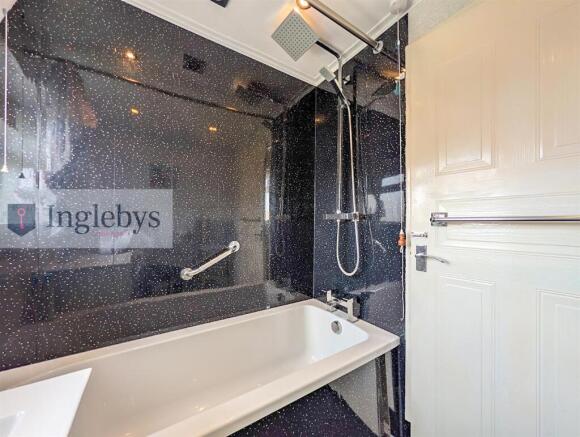 2 bed House for sale Image 12