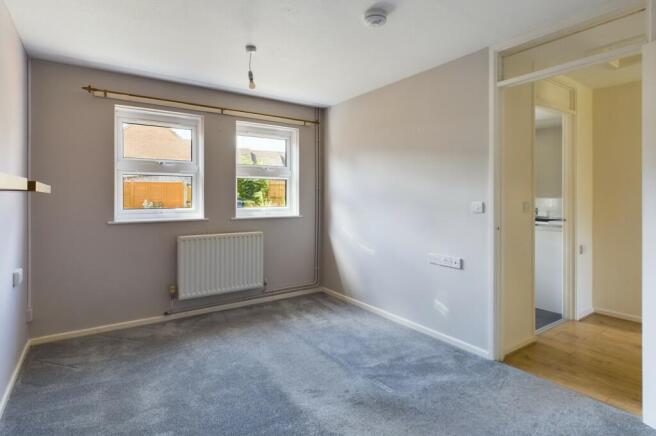 CAM02519G0-PR0136-STILL006