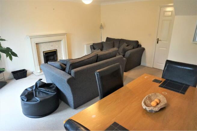 Lounge/Dining Room