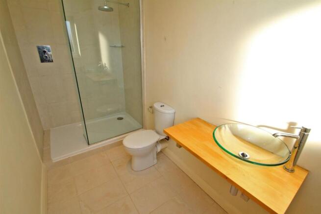 EN SUITE