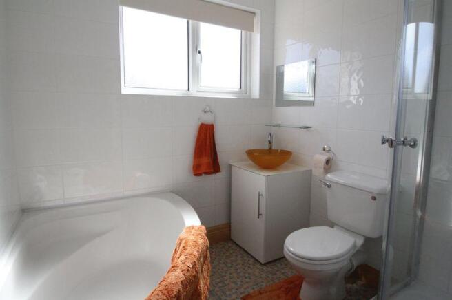 BATHROOM/WC