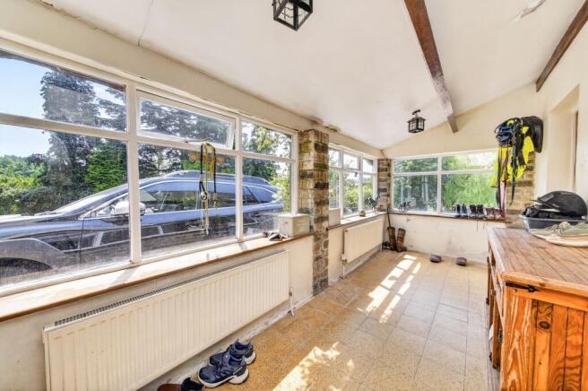 6 bed Detached for sale Image 5