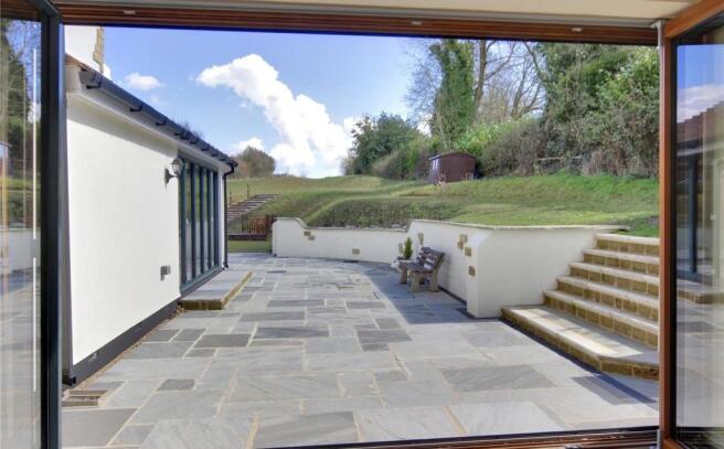 Side Terrace