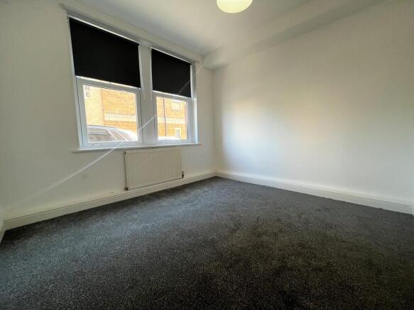 2 bed Ground Flat to rent Image 7