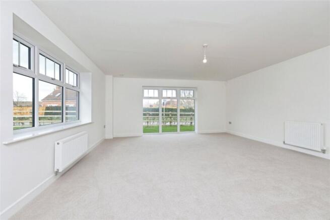4 bed Detached for sale Image 8