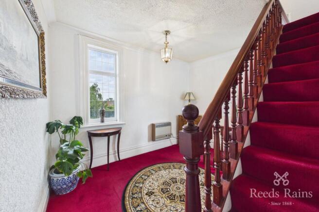 5 bed Detached for sale Image 5