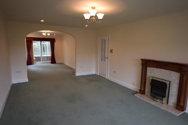 LOUNGE 3.JPG