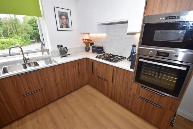 2 bed Terraced for sale Image 6