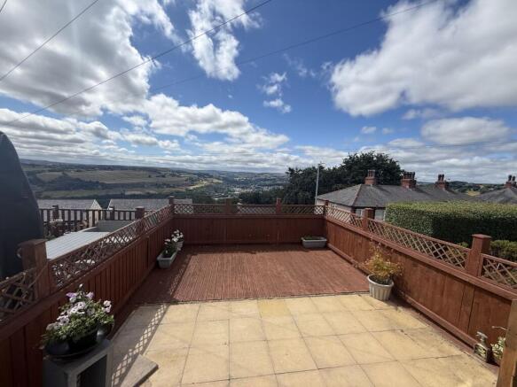 3 bed Town House for sale Image 11