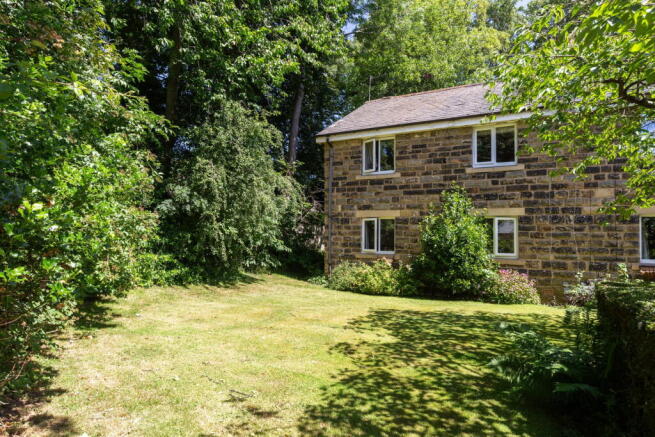 2 bed Ground Flat for sale Image 10
