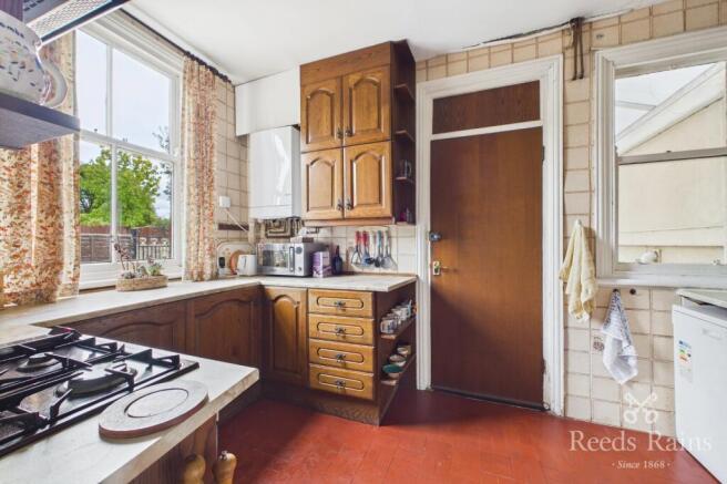4 bed Semi-Detached for sale Image 5
