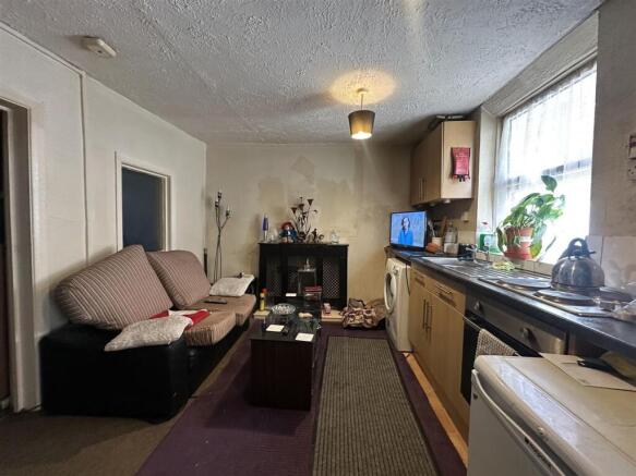 4 bed Block of Apartments for sale Image 7
