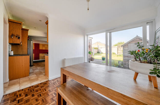 Hillbrow Close, Wood Street Village, Guildford, Surrey, GU3 photo 4