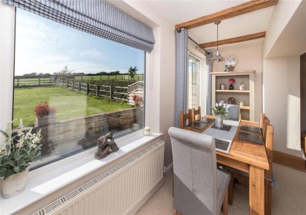 Dining Area/Snug
