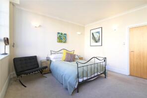 27, 9 Skyline Court, Grange Yard, London SE1 3AN