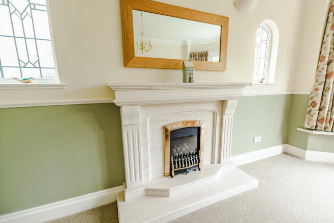 4 bed Detached for sale Image 5