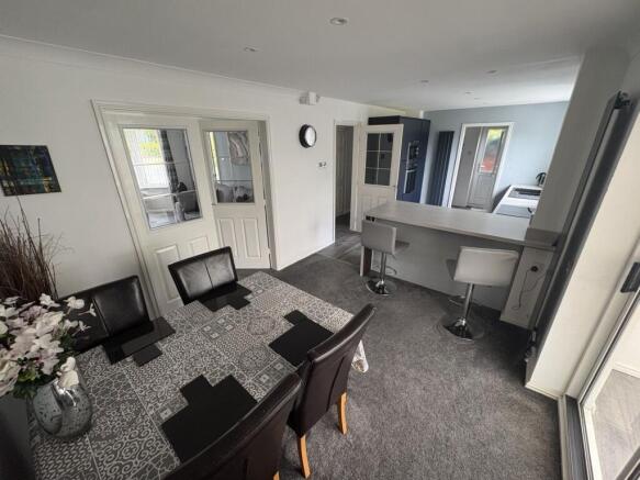 4 bed Detached for sale Image 4