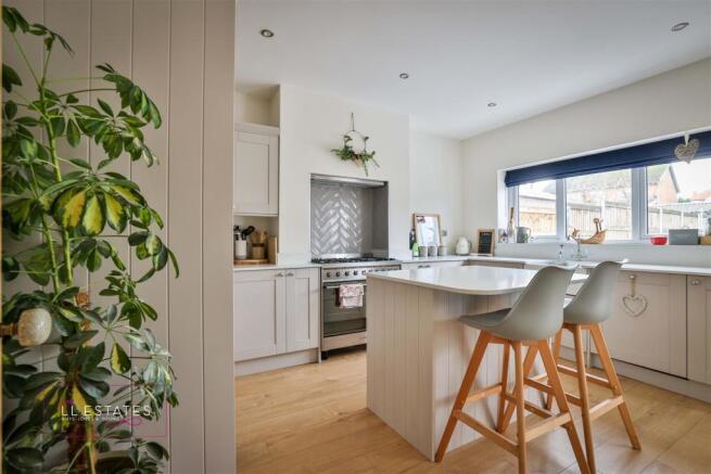 Kitchen 3.jpg