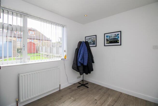 2 bed Semi-Detached Bungalow for sale Image 10
