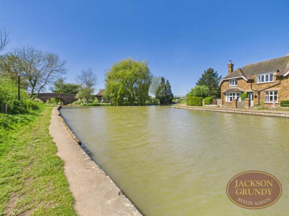 Long Buckby Wharf