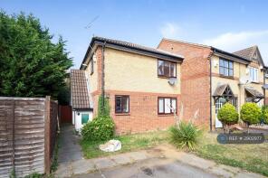 17, Clover Avenue, Bedford MK41 0TT