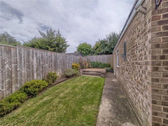 2 bed Semi-Detached to rent Image 7