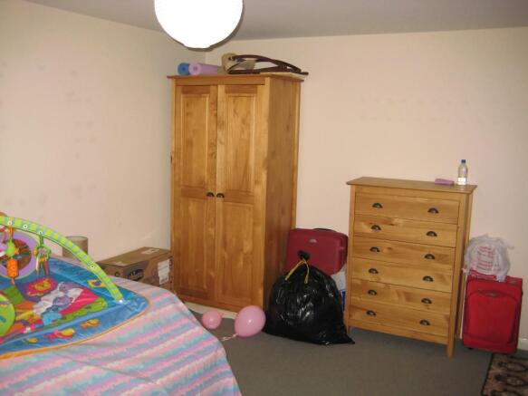 2nd bedroom