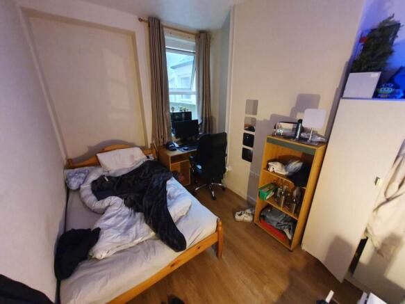 Ground floor middle 