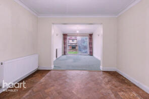 104, Greenfield Gardens, Cricklewood, London NW2 1HY