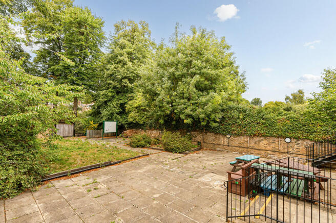 Longfield Road, Ealing W5 photo 4