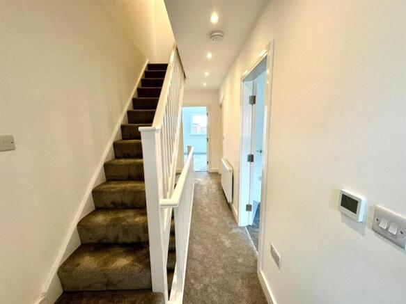 3 bed Town House for sale Image 11