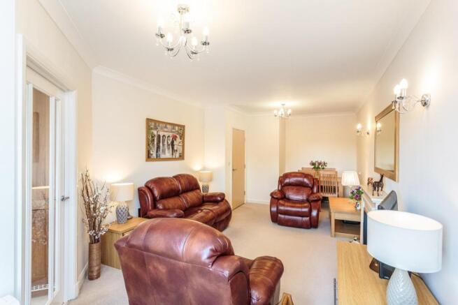 Lounge/Dining Room