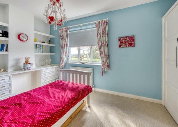 Awbridge House-bed4.jpg