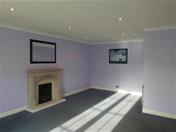 LIVING / DINING ROOM