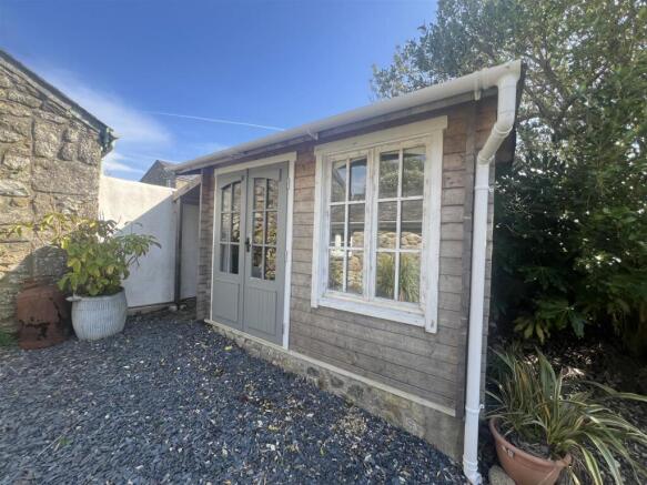 Garden, View & Summer House