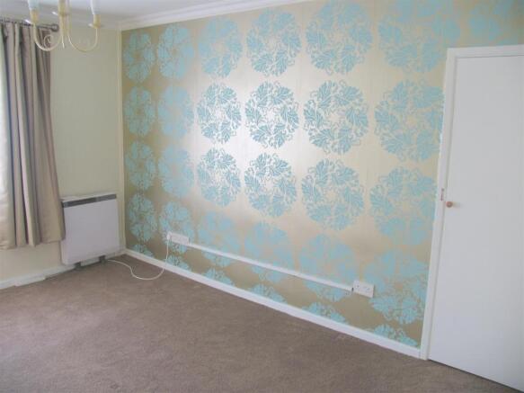 bedroom 1.JPG