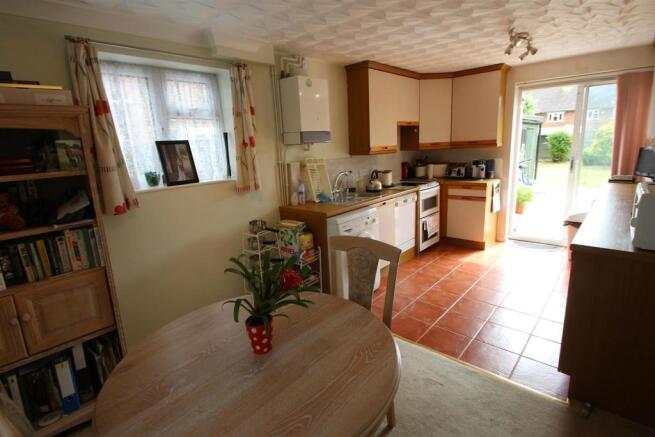 KITCHEN/DINING ROOM
