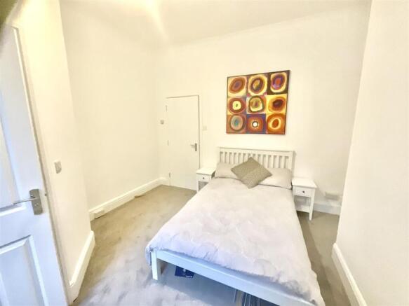1 bed Flat to rent Image 2