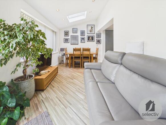 4 bed Semi-Detached for sale Image 9