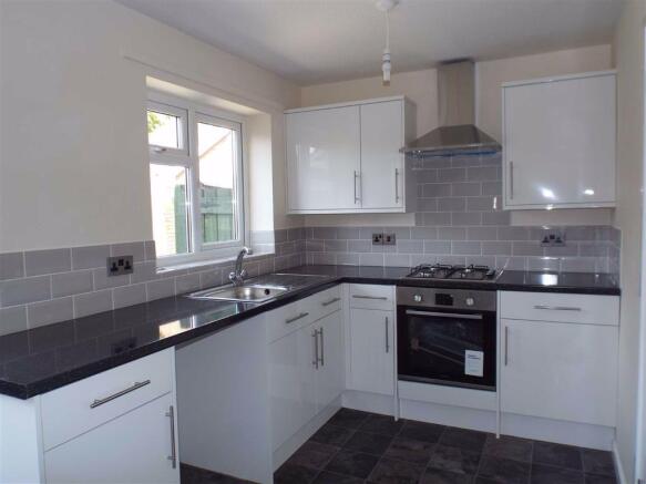 KITCHEN/DINER: